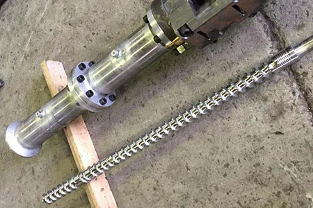 怎么設定注塑機螺桿前進的時間?